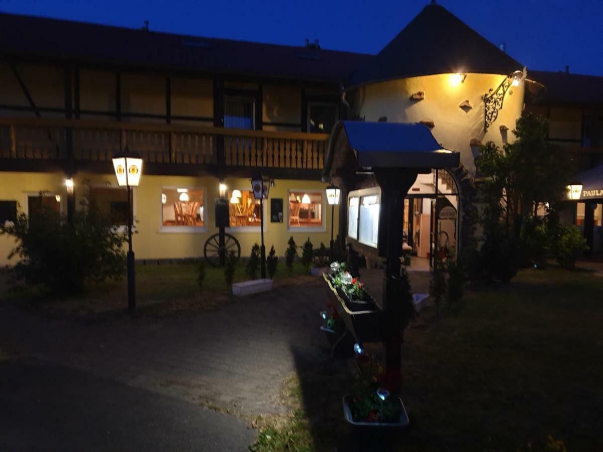 Hotel Marienhof-Iwi'S Restaurant Hellenhahn-Schellenberg Exterior photo